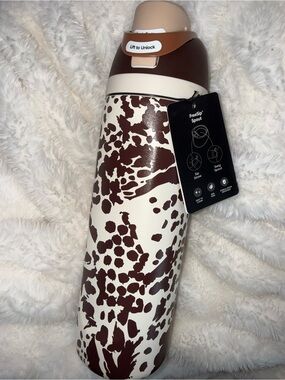 Owala 24 oz Cowgirl core